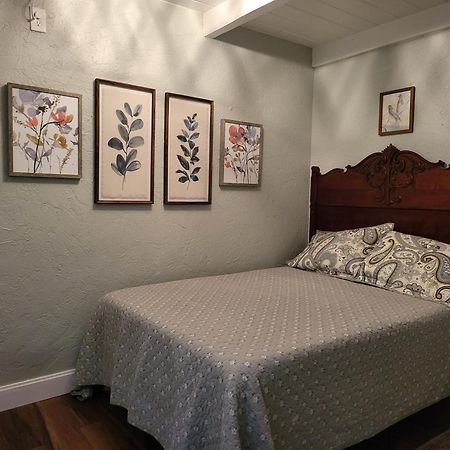 Smart Solution - Individual Private Bed-Pods In Gorgeous Shared Space - Women Only Dorm In Room 5 - Coed House - Full-Sized Mattresses In Individual Pods - With Built-In Private Storage - Gorgeous Shared Room - Affordable Luxury - Sparrow House Phoenix Luaran gambar